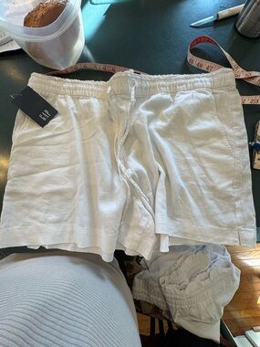 GAP Elastic-Waist Linen-Blend Shorts